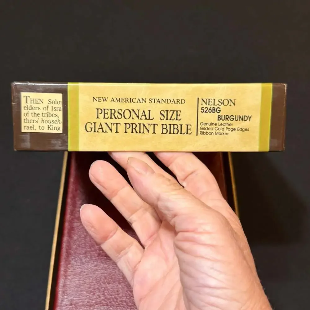 Thomas Nelson Giant Print Bible New American Standard Leather 526BG